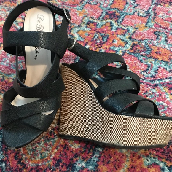 De Blossom Collections Black strap wedges - Picture 2 of 5